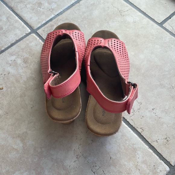 Coral Open Toed Wedge Sandal Heels - Picture 4 of 7